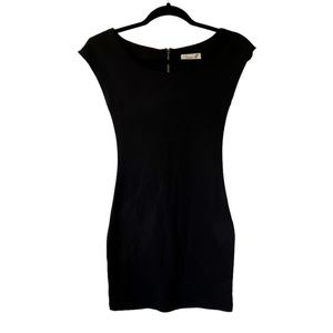 Better B Women’s Black Sleeveless Formfitting Dress